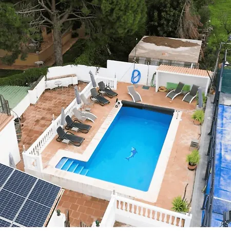 Padel - Heated Pool And Private Paddle Court