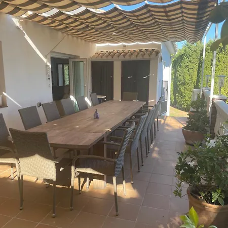 Padel - Heated Pool And Private Paddle Court *